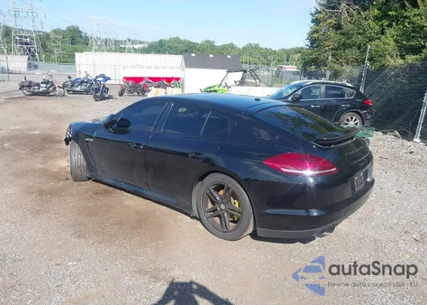 2013 Porsche Panamera 4 из США, поврежденный, VIN WP0AA2A79DL015495